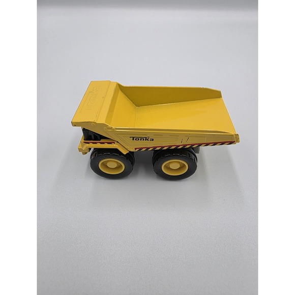 Tonka Dump Truck Die Cast Vehicle 1:64 Yellow Toy‎ Collectible Hasbro - Picture 1 of 7